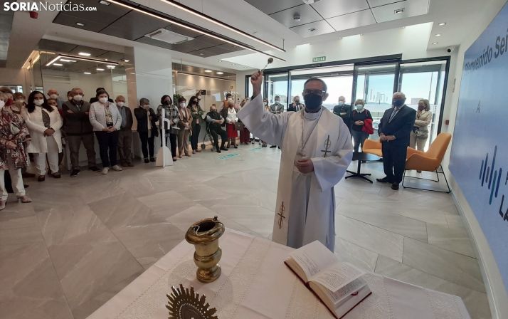 Martínez Varea bendice el nuevo Hospital Latorre