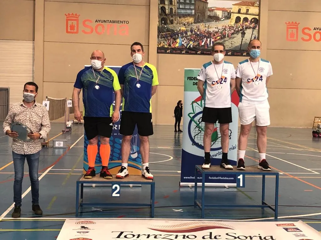 Foto 8 - Grandes &eacute;xitos del b&aacute;dminton soriano