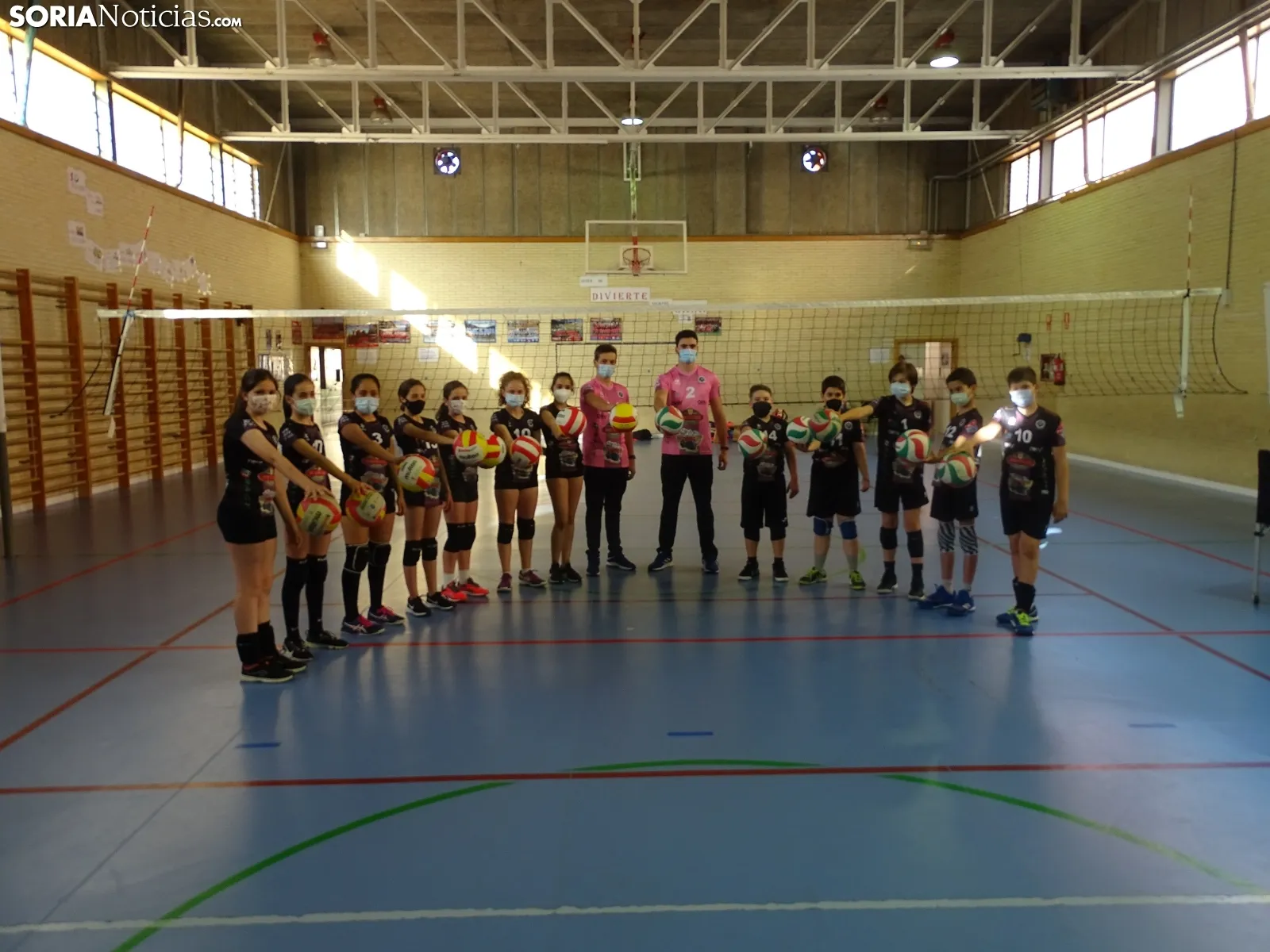 Foto 8 - Reportaje Voleibol | Los alevines del Sporting ante la cita del a&ntilde;o en Valladolid