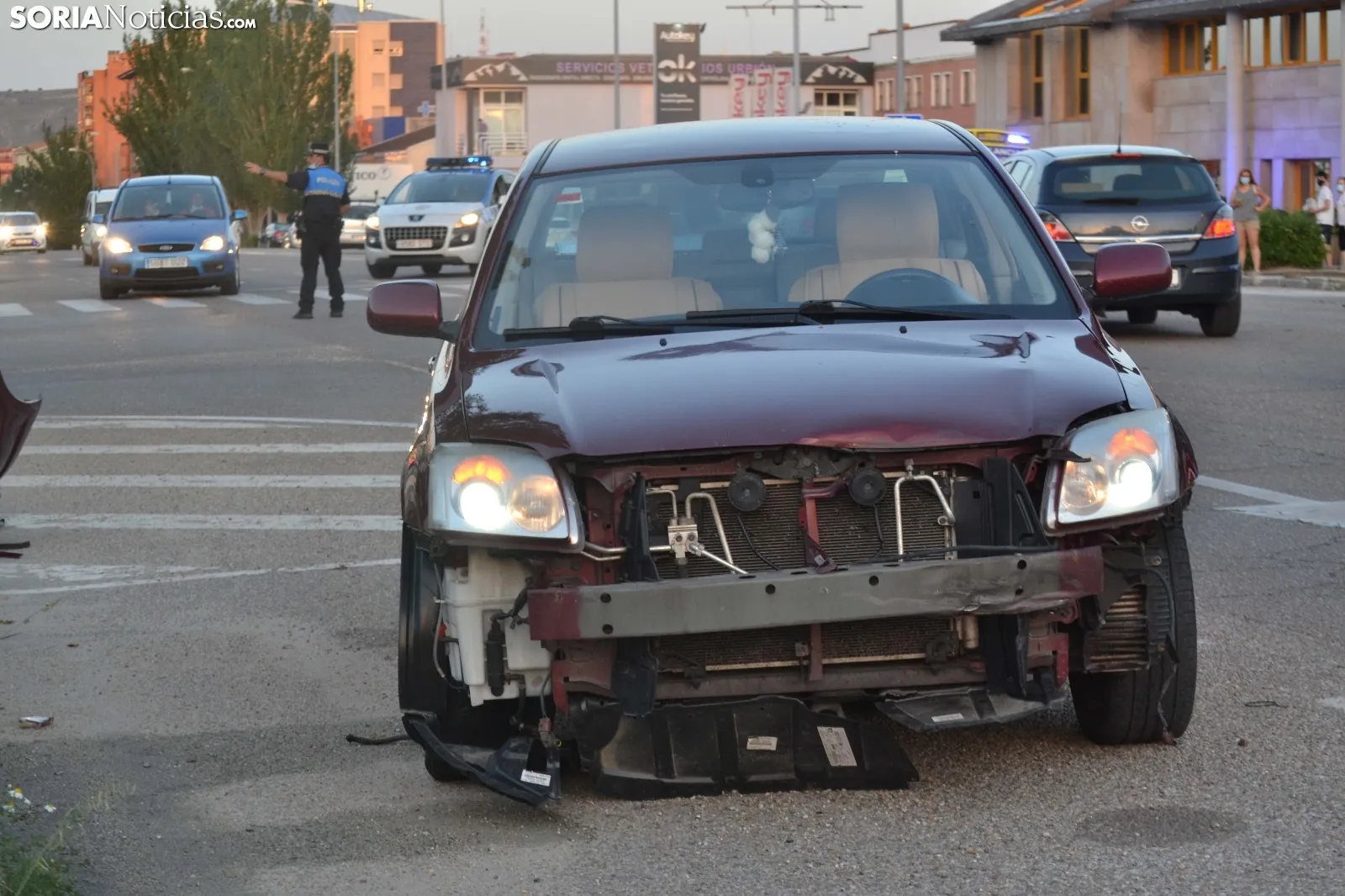 Foto 7 - Una persona herida por un accidente en la avenida de Valladolid