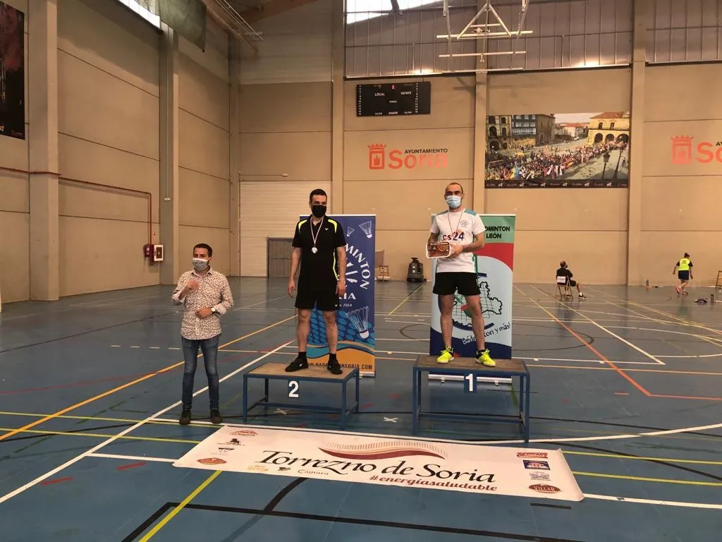 Foto 10 - Grandes &eacute;xitos del b&aacute;dminton soriano