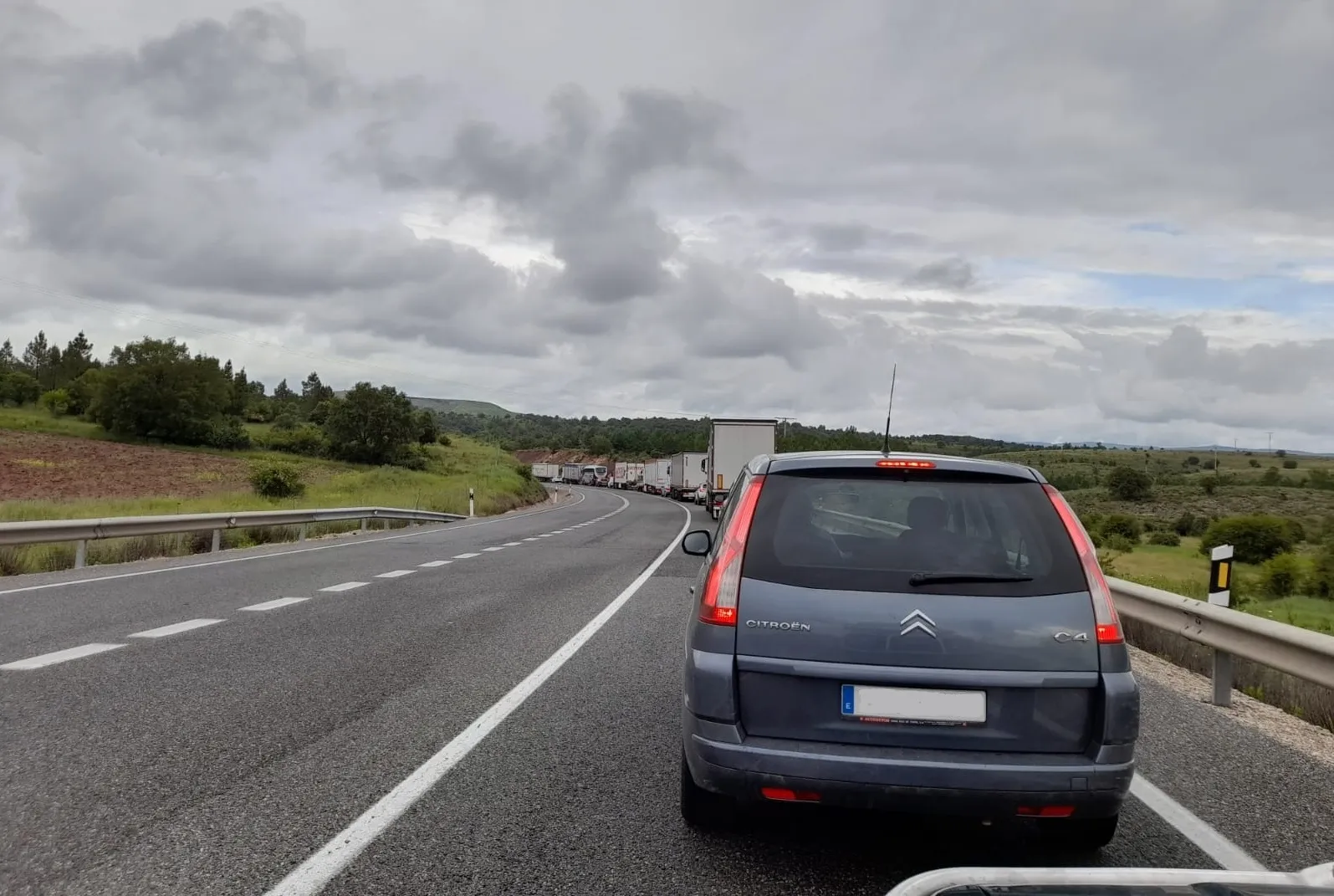 Importantes retenciones en la variante de Soria.