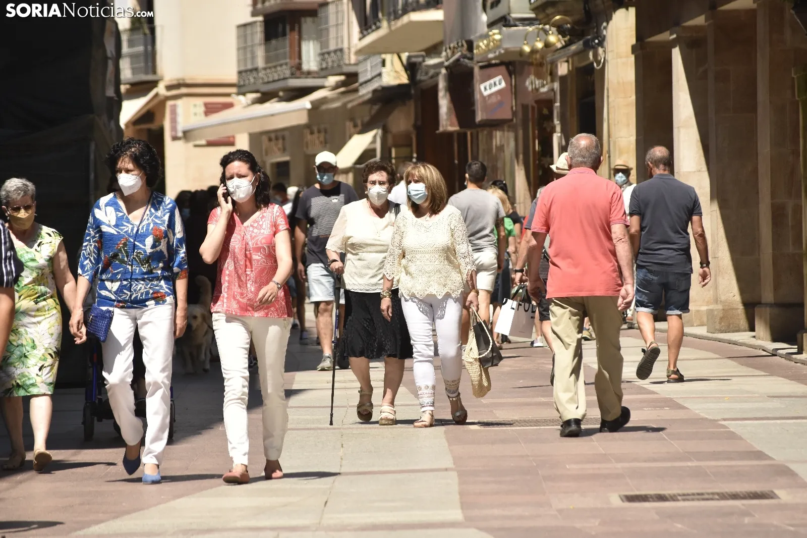 Primer día sin mascarilla obligatoria en exteriores.