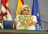 Verónica Casado con un mapa de la evolución de la pandemia en Castilla y León en una imágen de archivo.