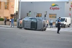 Foto 10 - Una persona herida por un accidente en la avenida de Valladolid