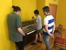 Foto 3 - El mejor curso de afinaci&oacute;n de pianos verticales y de cola regresa a Gij&oacute;n 