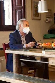 Juan Carlos Iragorri, en su casa de La Cuenca. María Ferrer.