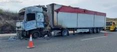 Foto 5 - Incendio en un cami&oacute;n que circulaba por la variante A-15 de &Aacute;greda