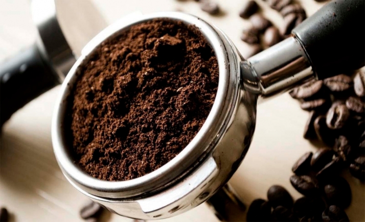 Un método de la UVa recupera los granos de café agotados para materia prima en la fabricación de biocombustibles y bioproductos