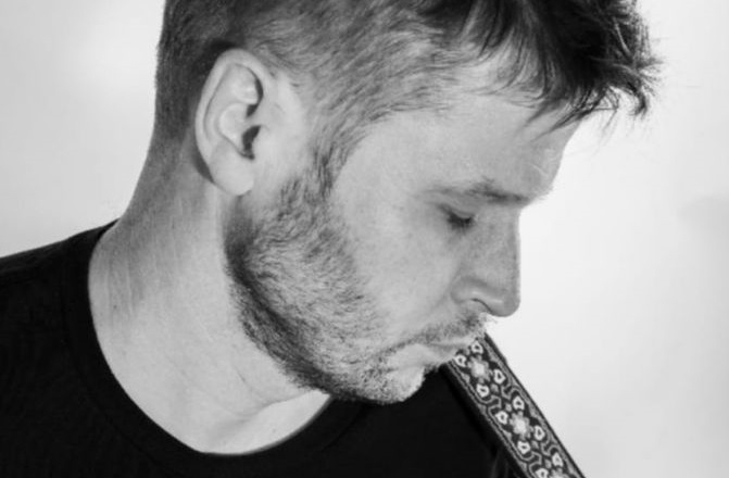 Thomas Holt presenta su primer disco en la Audiencia