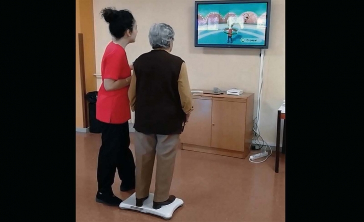 La realización de ejercicio con la consola Wii mejora la autonomía y el riesgo de caídas en ancianos
