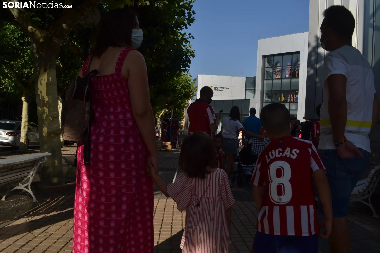 Una imagen de esta tarde a la entrada de La Juventud. /SN