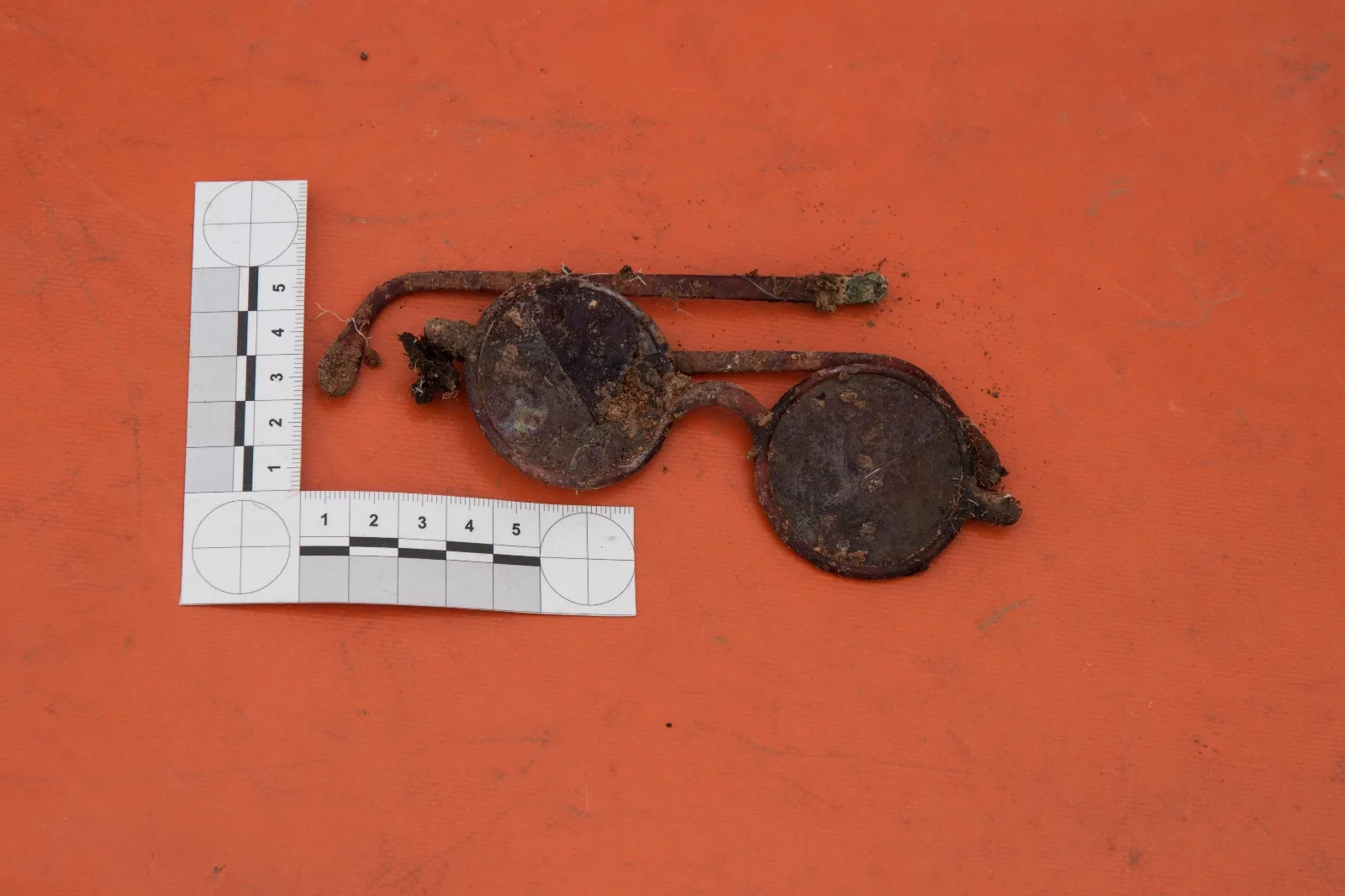 Hallazgo de los restos de los asesinados en La Riba.