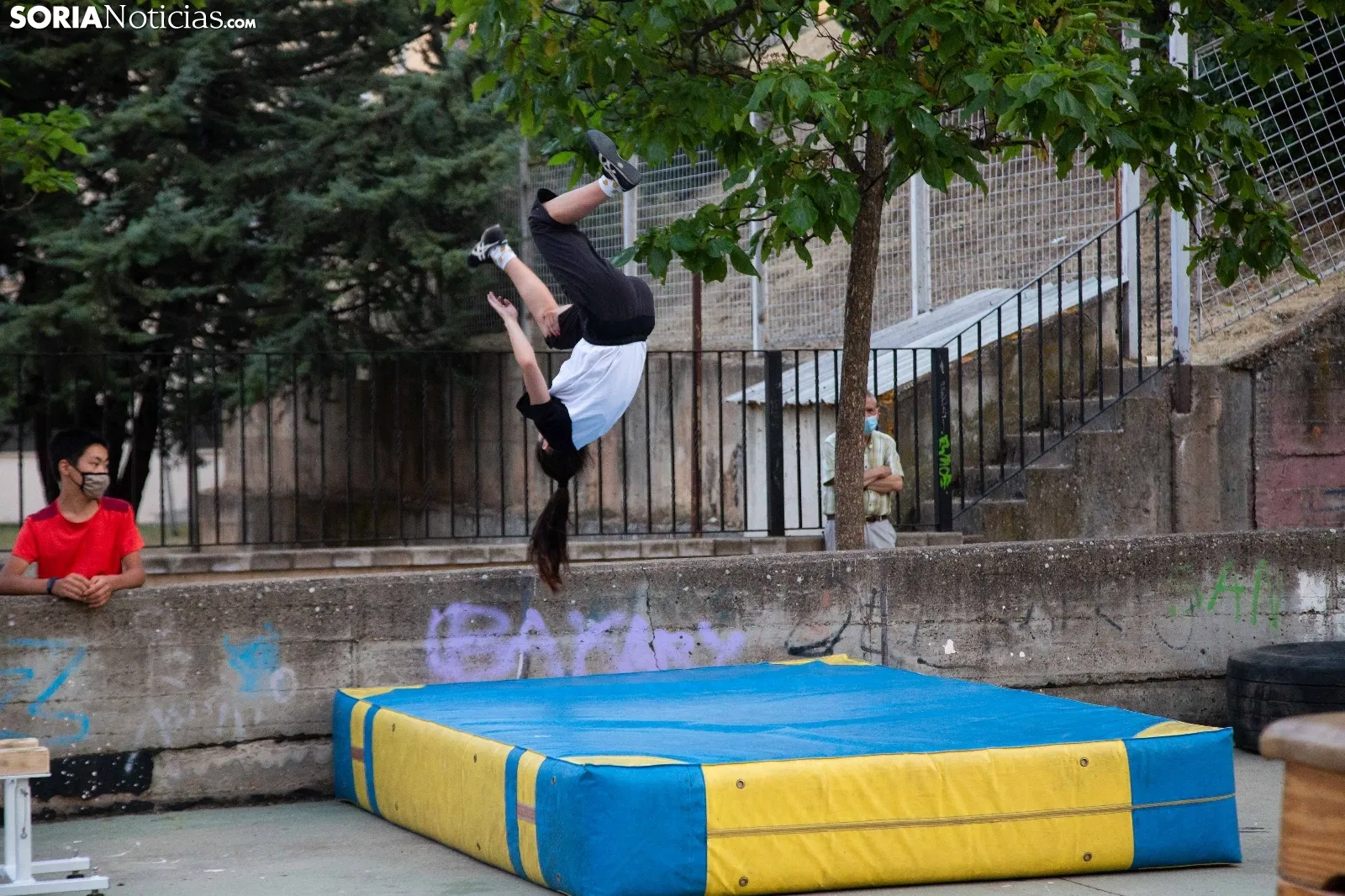 Parkour en Noches Callejeras / María Ferrer