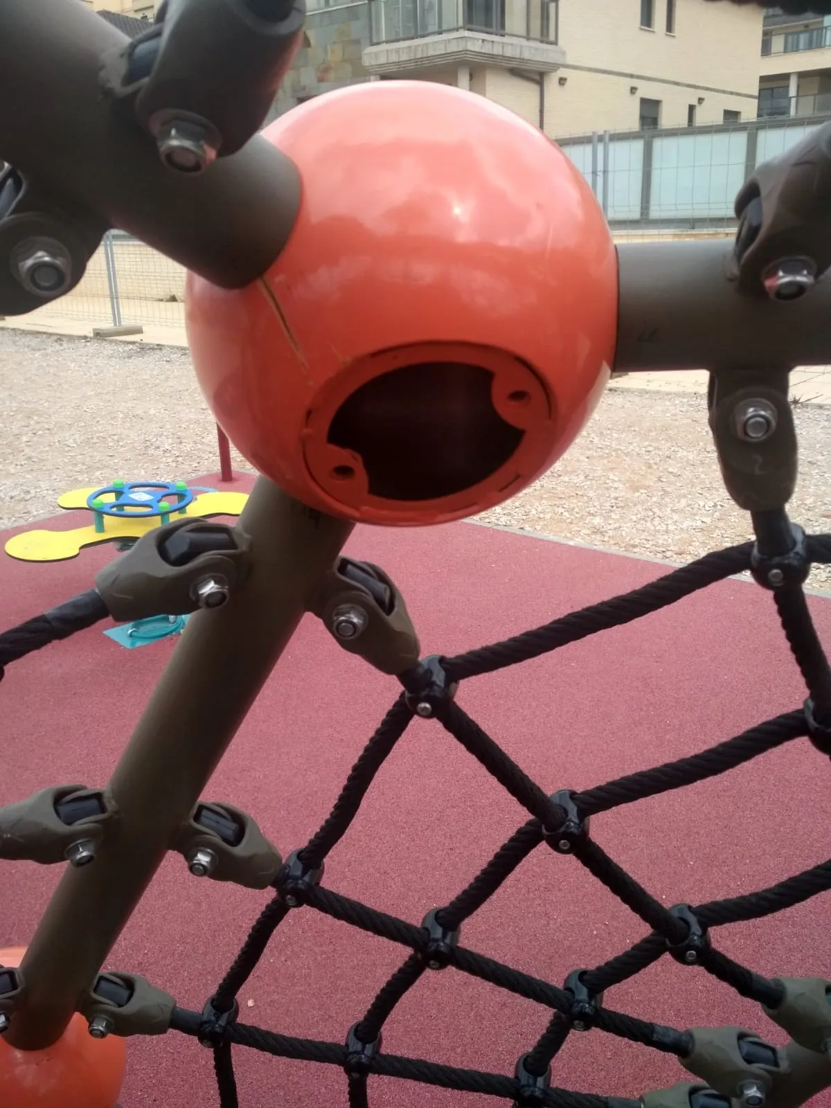 Foto 2 - Quejas en Los Royales por el estado de los parques e instalaciones p&uacute;blicas