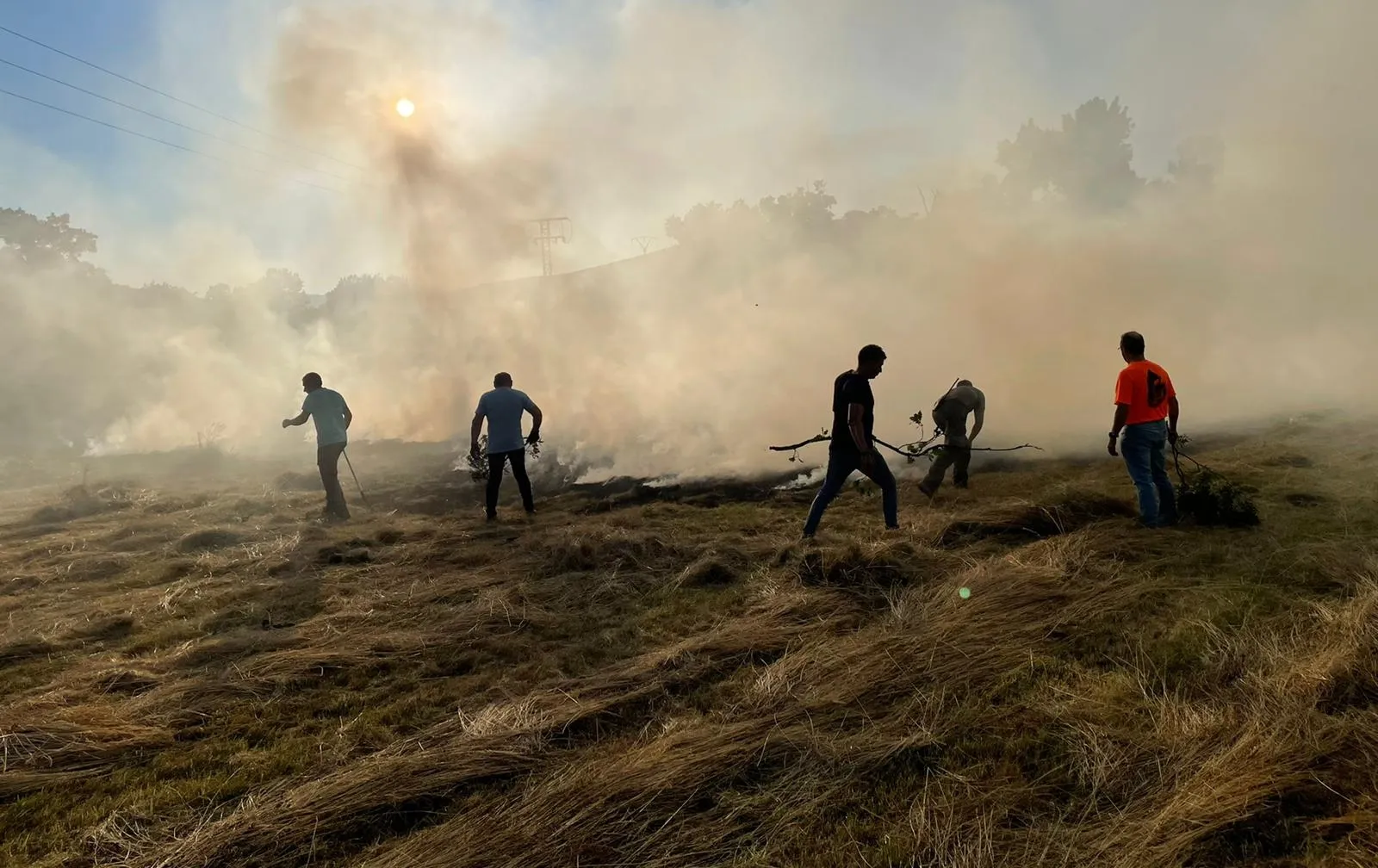 Una imagen de las labores de extinción en Sotillo. /GE