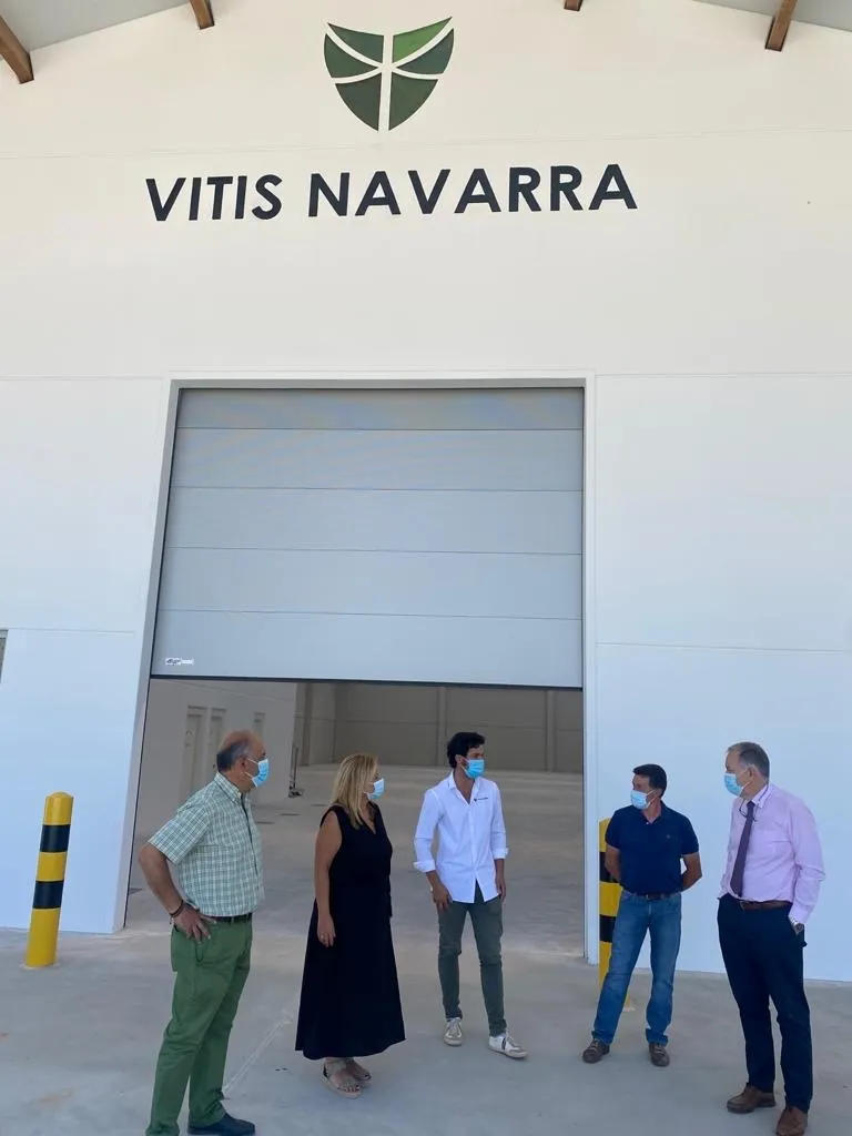 Una imagen de la visita de la delegada a la explotación. /Jta.
