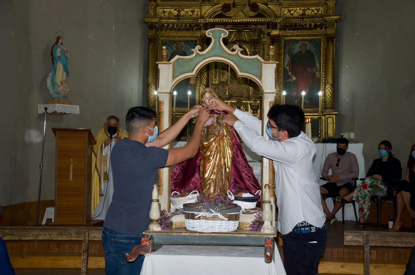 Celebración en honor a Santa María Magdalena en Valdelagua del Cerro.