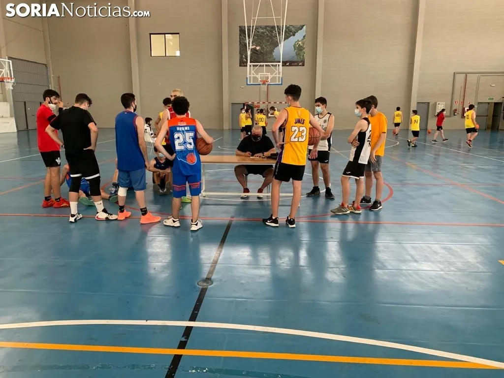 Campus de Baloncesto de Nacho Azofra.