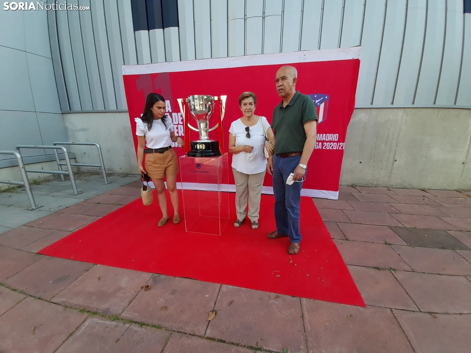 Una imagen de esta tarde a la entrada de La Juventud. /SN