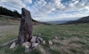 Imagen de el 'Canto hincado', que delimita los términos de Ágreda y la Cueva de Ágreda, sobre la localidad de Fuentes. /SN