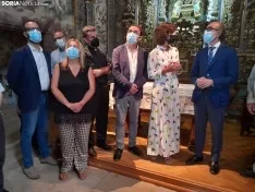 Una imagen de la visita del consejero a la ermita hoy. /SN