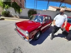 Reunión de coches clásicos en Ágreda.