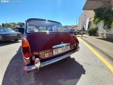 Reunión de coches clásicos en Ágreda.
