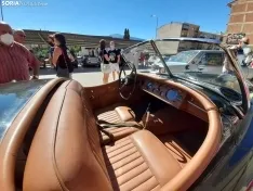 Reunión de coches clásicos en Ágreda.