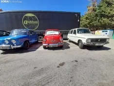 Reunión de coches clásicos en Ágreda.