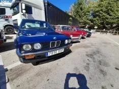 Reunión de coches clásicos en Ágreda.