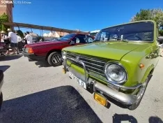 Reunión de coches clásicos en Ágreda.
