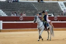 Duende ecuestre contra la ELA / María Ferrer 