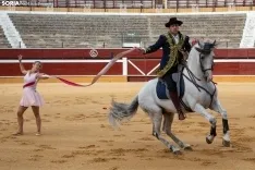 Duende ecuestre contra la ELA / María Ferrer 