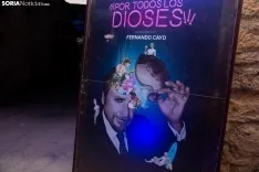 Foto 3 - Exitosa noche de teatro en El Burgo