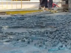 Maqueta de bronce de la ciudad de Soria. 