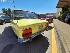 Reunión de coches clásicos en Ágreda.