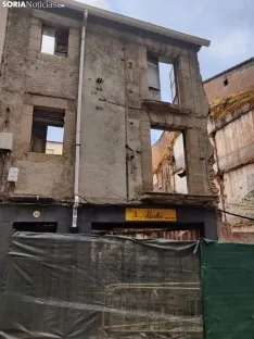 El inmueble ahora, durante su demolición. /SN