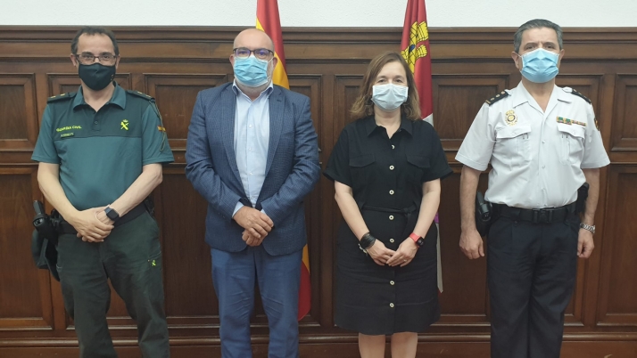 Primera toma de contacto de Concha Zurdo con la Policía Nacional y Guardia Civil de Soria