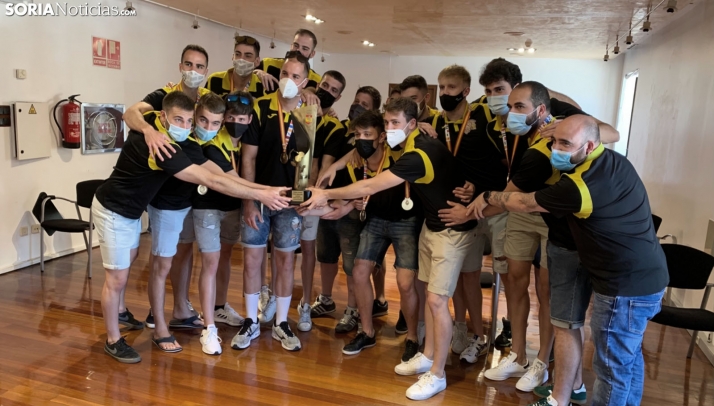 El BM Soria renueva a tres canteranos para el primer equipo