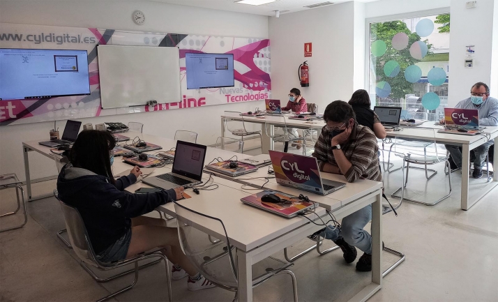 Asovica apuesta por la informática para mejorar la empleabilidad de sus asociados