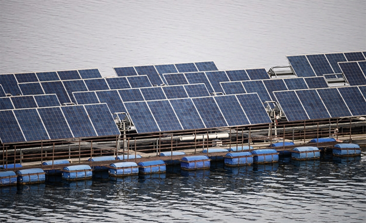 El CEDER y la UVa investigarán el aumento del rendimiento en paneles solares mediante flotación en agua