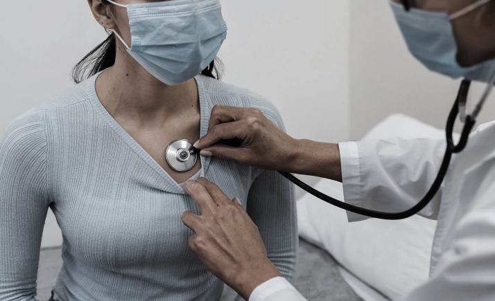 Mejora en la demora media de las listas de espera sanitarias