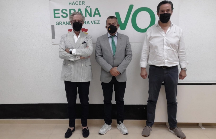 Rivas, Herrero y Ruiz en la sede del partido este viernes. /SN