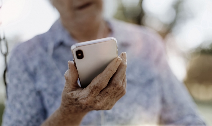 La Junta anuncia 4,8 M&euro; para digitalizar sus centros de mayores 