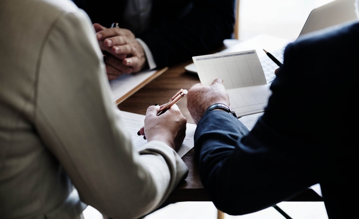 Castilla y León ahorra más de 30 M&euro; en intereses al refinanciar préstamos por valor de 1.000 millones