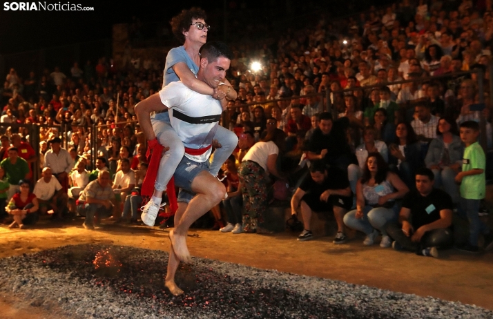 Expertos americanos intentan descubrir el secreto de los pasadores del Paso del Fuego