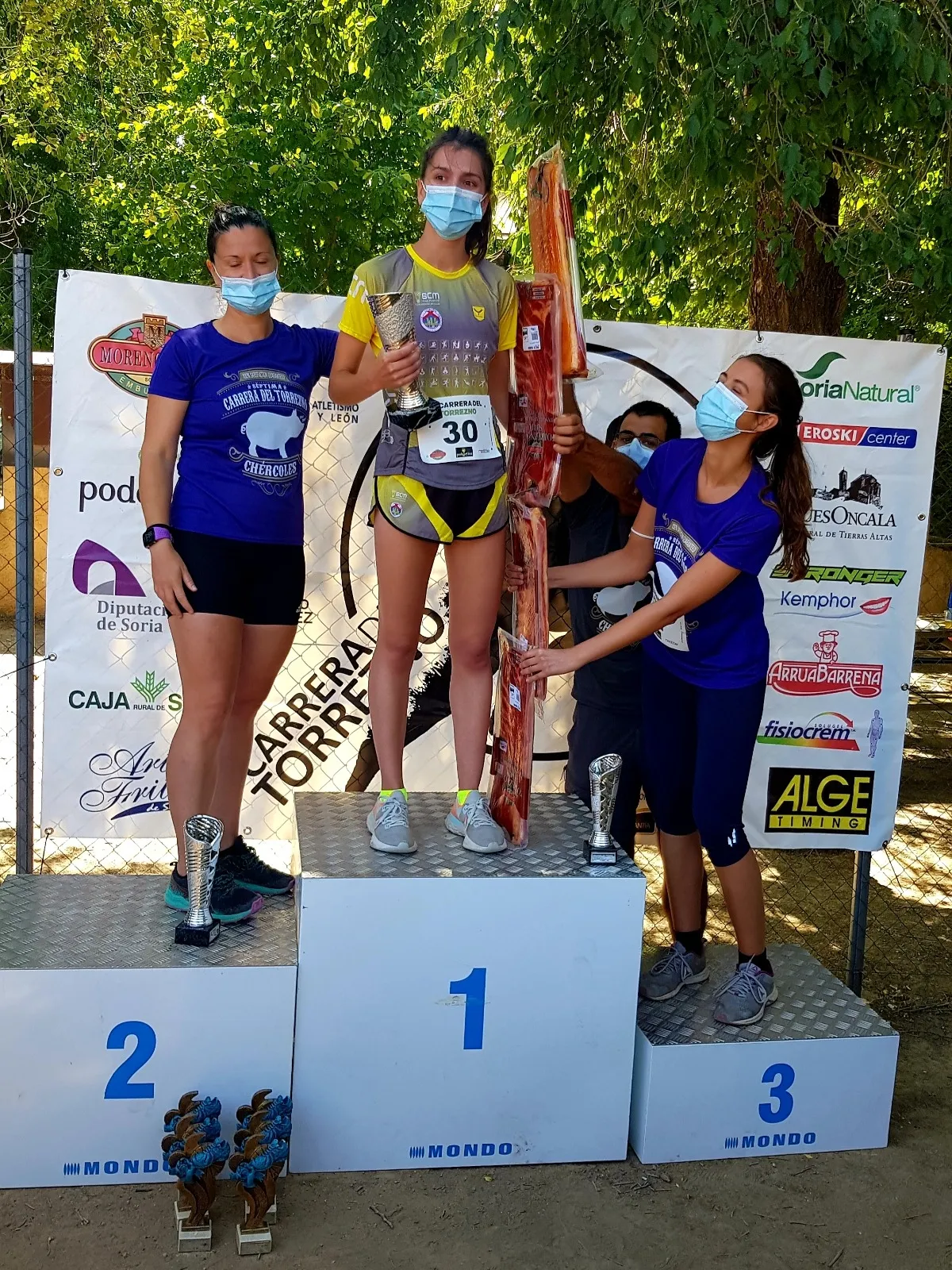 Foto 9 - Ch&eacute;rcoles volvi&oacute; a unir torreznos y atletismo