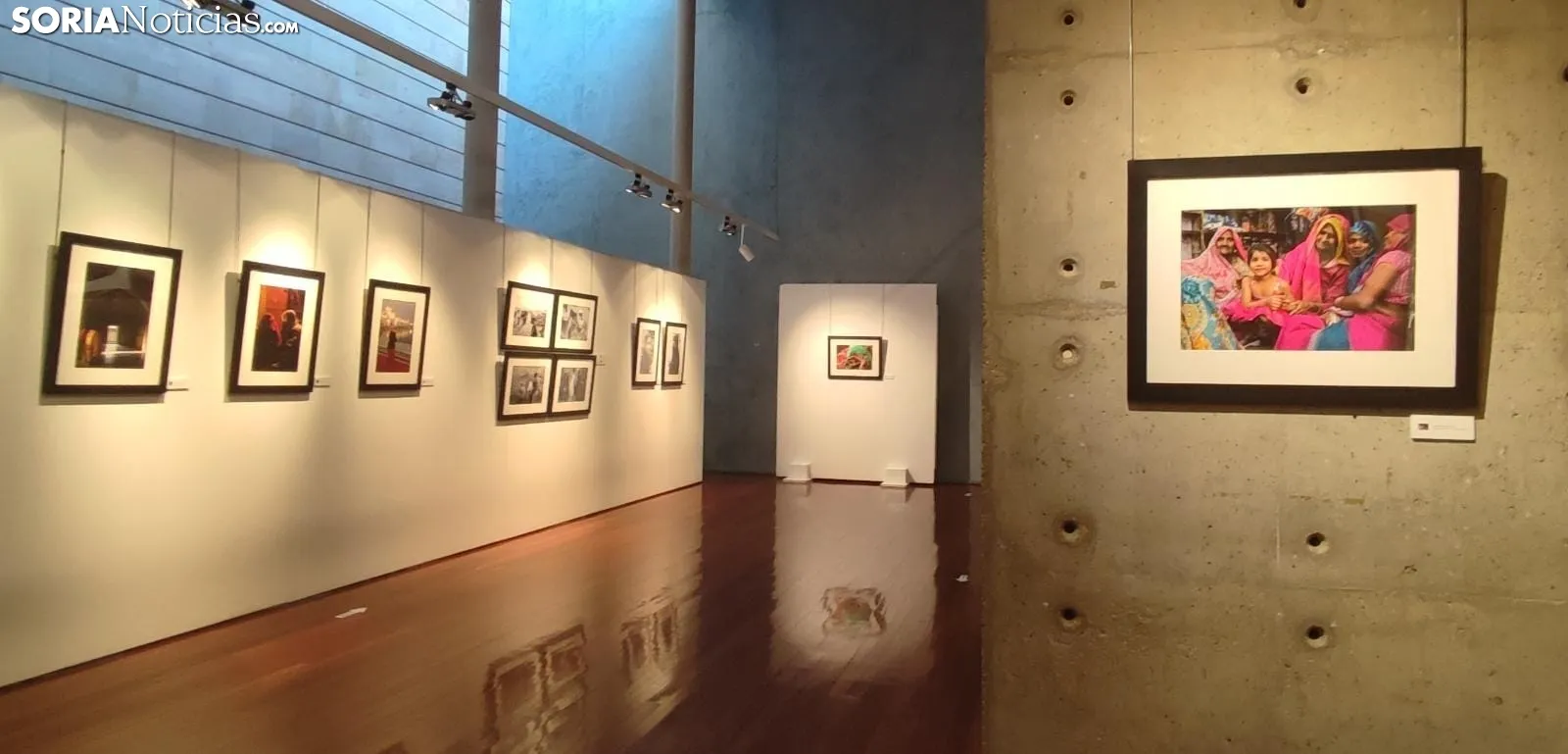 Foto 8 - Homenaje a las mujeres hind&uacute;es bajo el objetivo del fot&oacute;grafo Joaquim Segu&iacute;