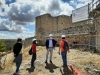 Foto 1 - Miguel Latorre visita las obras recién iniciadas de consolidación de las murallas y del castillo de Rello